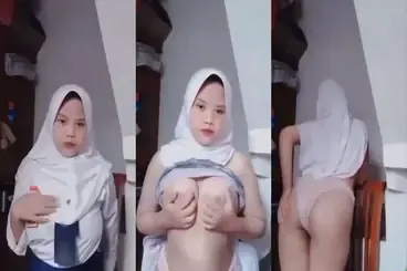 ABG SMP Toket Gede Ngentot Liar Sampe Becek Banjir